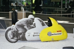 Na motocyklu Herz 350 NSU Motor zajel Wilhelm Herz poslední rekord u Ramsteinu (1966)
