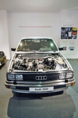 Experimentální Audi 200 s novým motorem Wankel KKM 871 (zkoušelo se dvacet vozů; 1977 – 1979)