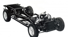 Speciální rám ze čtyřhranných profilů navrhl John Crosthwaite, konstruktér BRM F1, pro britský sportovní vůz Reliant Scimitar GTE (1968 – 1980, motor Ford 3.0 V6)