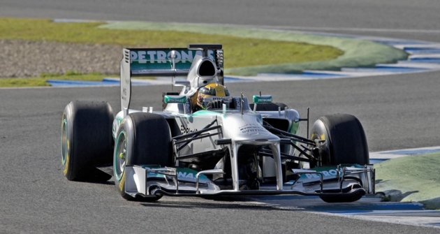 Lewis Hamilton (Mercedes GP W04) při prvním testování v Jerezu