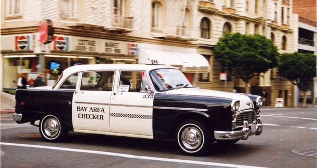 Checker A11 Taxicab v pravidelném provozu v San Franciscu (2003)