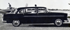 Devítimístný sedan A12E Marathon De Luxe (třetí nouzová řada se vyklápěla za přední) s rozvorem 3,28 m a motory Chevrolet 3,8 až 5,4 l podle přání (1966)