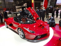 02b-laferrari 76103