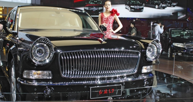 Premiéra krátké verze Hongqi L7 na Auto China 2012 v Pekingu