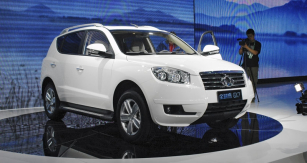 Gleagle GX7, až sedmimístný  SUV, zjevně inspirovaný Toyotou RAV 4 (motor 4G18, 4G20 nebo vznětový 4D20)