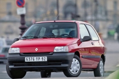 Renault Clio první generace, Vůz roku 1991,  byl nástupcem populární er-pětky