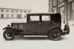 První sedan typu 430 na drátových kolech v zimě 1928/1929