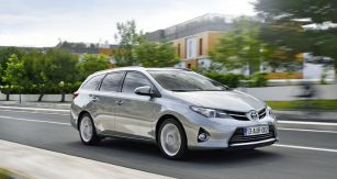 11b-auris-touring 79807