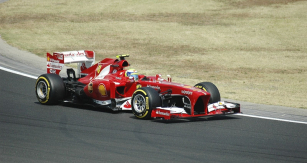 Ferrari F138, motor Ferrari 056; šéf týmu Stefano Domenicali (I). Jezdci  Fernando Alonso (E), Felipe Massa (BR)