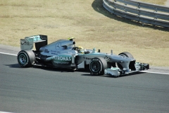 Mercedes-AMG W04, motor Mercedes-Benz FO 108F; šéf týmu Ross Brawn (GB). Jezdci Nico Rosberg (D), Lewis Hamilton (GB)