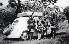 Rapid v nitru rovníkové Afriky ve společnosti domorodých bojovníků