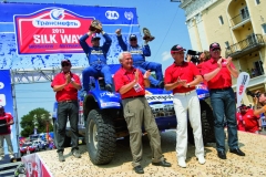 Jean-Louis Schlesser nestárnoucí soutěžní specialista – vítěz Silk Way Rallye 2013 kategorie: „automobily“.