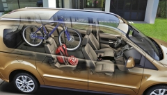 Ford Tourneo nabízí slušné prostory pro náklad