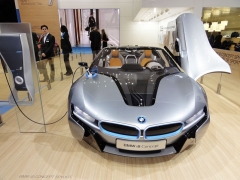 01-bmwi8 80672