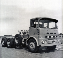 Alternativou LV byly celokovové budky MV pro export (1968)