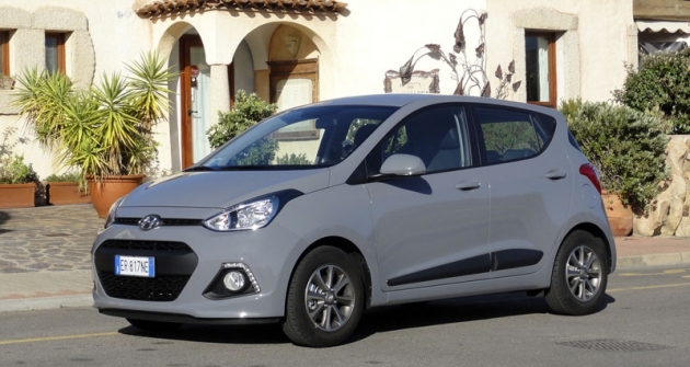 Hyundai i10 druhé generace  jsme důkladně prověřili  při novinářském představení na Sardinii