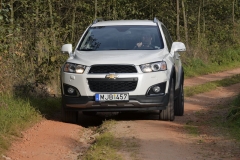 Chevrolet Captiva s pohonem všech kol zvládne lehčí terén, na silnici je však dostatečně komfortní