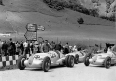 Trénink na závod do vrchu Grossglockner 6.9.1939, W 125 st. č. 128 Hermann Lang, za ním W 125 st. č. 127 Manfred von Brauchitsch.