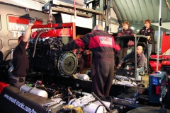 Maraton práce pro mechaniky začíná přivezením předváděcího trucku z Židovic do Zolderu.