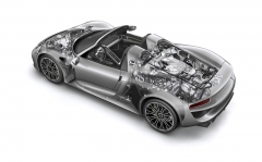 Průhled vozem 918 Spyder v sériovém provedení