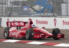 Dario Franchitti (Ganassi/Honda) sezonu pro zranění nedokončil (desátý)