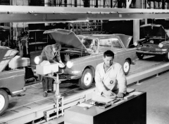 Výroba BMW 700 v Mnichově (1962)