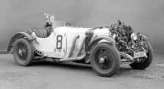 Caracciolův Mercedes-Benz SSKL z roku 1931. Fotografie byla pořízena po vítězství ve Velké ceně Německa na Nürburgringu z 19. 7. 1931.