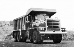 Pacific P12 W jako sklápěč s užitečnou hmotností 40 tun (1986)