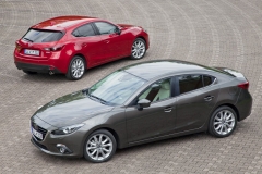Mazda 3 třetí generace se vyrábí jako hatchback i jako sedan