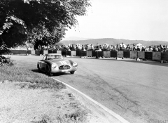 Po válce, 18. 5. 1952 na Velké ceně Švýcarska v Bernu ve voze Mercedes-Benz 300 SL (W 194).