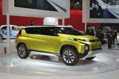 Mitsubishi Concept AR, hybridní crossover spojující kategorie SUV a MPV má variabilní uspořádání interiéru