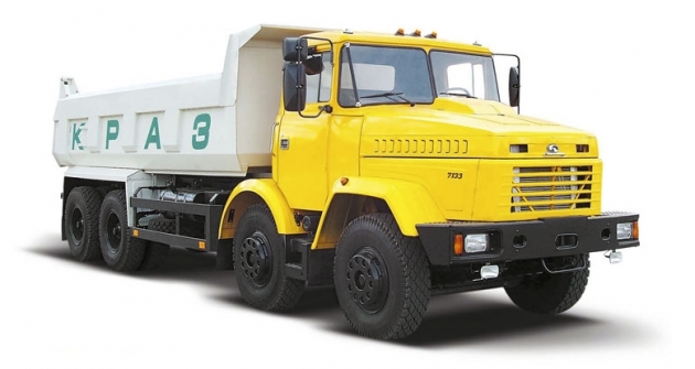 KrAZ 7133 C4 Brigadir Typ 1 (21 t; 243 kW), rozšíření nabídky o čtyřnápravové vozy