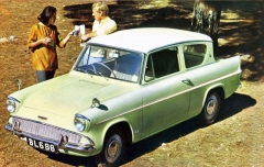 Ford Anglia Super 123E se silnějším čtyřválcem 1198 cm3 (od 1962)