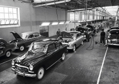 Tak to v listopadu roku 1953 začalo, SEAT 1400 vycházel z italské licence FIAT 1400 a vyráběl se do roku 1964 v Zona Franca u Barcelony