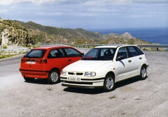 SEAT Ibiza druhé generace (platforma Volkswagen A03 jako Polo III) byla vozem, s nímž se rozběhla velkosériová produkce v Martorellu (1993)