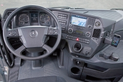 Interiér kabin samozřejmě vychází z modelových řad Actros či Arocs – dle konfigurace vozidla.