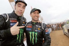 Nani Roma a Stephane Peterhansel, dva největší adepti na tituly „šašci“ Dakaru 2014.