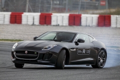 Nejsilnější F-Type R Coupé jsme prověřili na okruhu Velké ceny Španělska formule 1