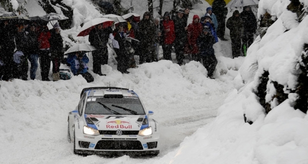 Sébastien Ogier  (Volkswagen Polo R WRC)  si nejlépe poradil se sněhem, deštěm i ledem na letošní Rallye Monte Carlo a vyhrál