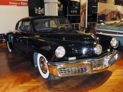 Tucker 48, revoluční americký automobil s plochým šestiválcem v zádi (1948)