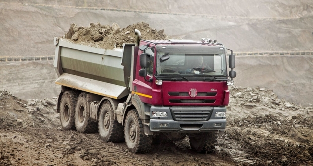 Tatra 158 Phoenix 8x8  jako stavební stroj  s celkovou hmotností  až 50 tun 