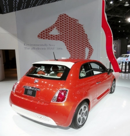 Fiat 500e model 2014 na letošním autosalonu v Detroitu