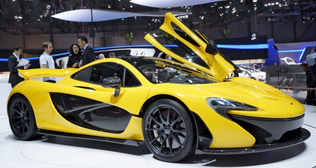 McLaren P1  se v sériovém provedení představil na Ženevském autosalonu 2013 