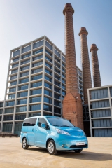 Od začiatku predaja, v máji 2014, bude nový elektromobil e-NV200 k dispozícii ako dodávka aj ako osobné vozidlo.1-5 85842