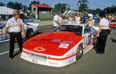 Deborah Greggová (Chevrolet Camaro) před startem v Mid Ohiu (1992)