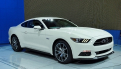 Ford Mustang GT 5.0 ve výroční sérii 50th Anniversary Limited Edition 2015