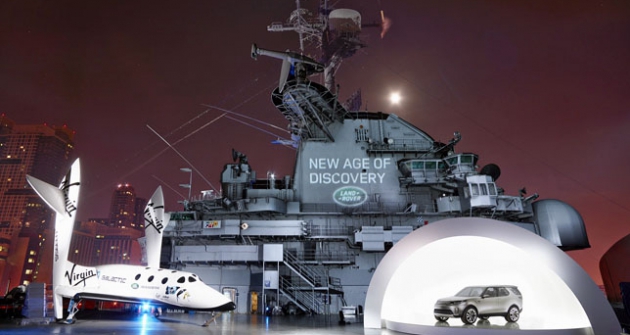 Na palubě Intrepidu maketa kosmické lodi SpaceShip Two od firmy Scaled Composites průkopníka Burta Rutana a studie Discovery Vision Concept