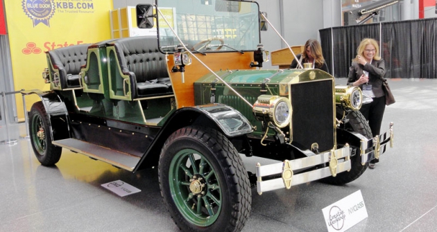 TCW Horseless eCarriage při premiéře na autosalonu v New Yorku 2014 