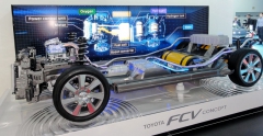 Kompletní podvozek Toyota FCV Concept na autosalonu v Detroitu 2014