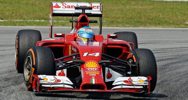 Fernando Alonso (Ferrari F14 T) v počátku sezony vykazoval lepší výsledky než jeho týmový kolega